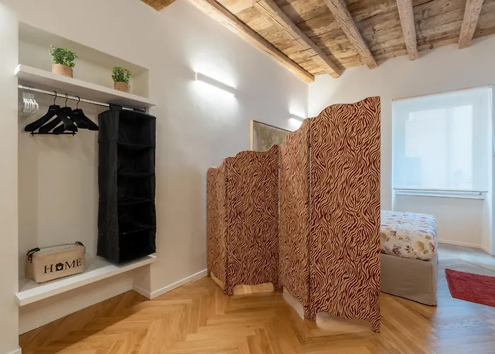 Vatican Suite: Steps To St. Peter By Viva Domus Apartment