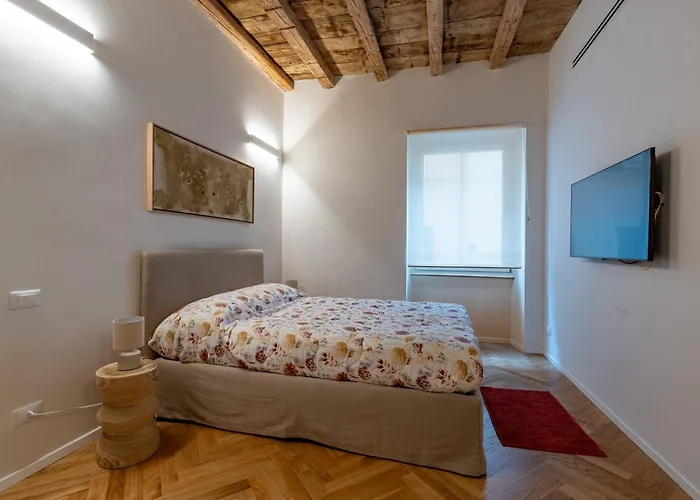 Vatican Suite: Steps To St. Peter By Viva Domus Apartment