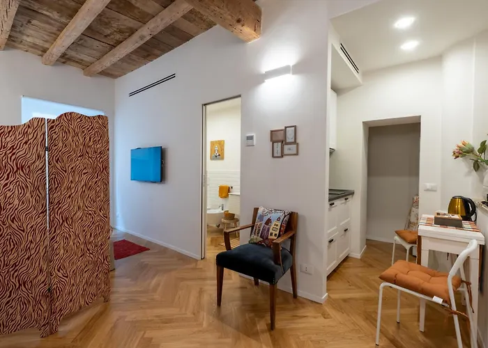 Vatican Suite: Steps To St. Peter By Viva Domus * Rom